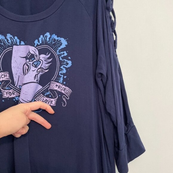 TORRID 2 Plus Size Disney the Little Mermaid Ursula Navy Lattice Sleeve Top 2X - Picture 10 of 16